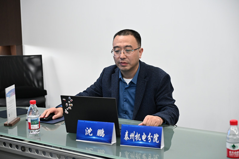 ��������ϵ������ѧԺ����רҵ���ִ�ѧͽ�ơ�������չ��׿Խ�ɹ�