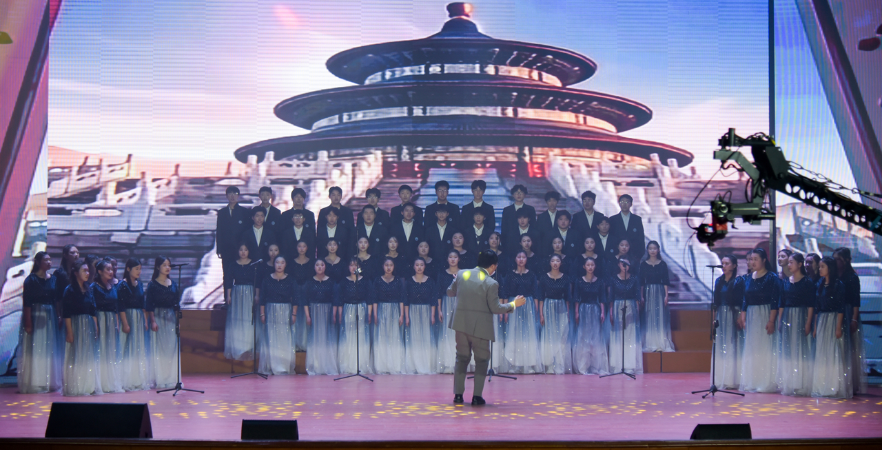 我校第十八届校园文化艺术节闭幕式暨2026年元旦文艺汇演隆重举办 我校第十八届校园文化艺术节闭幕式暨2026年元旦文艺汇演隆重举办