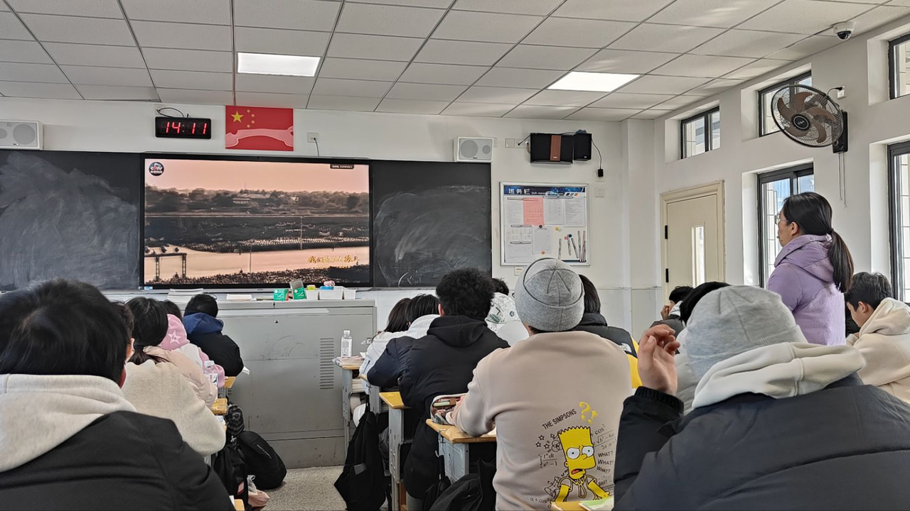 聚焦教学・优化管理・市责任督学黄春银督导我校工作 聚焦教学・优化管理・市责任督学黄春银督导我校工作