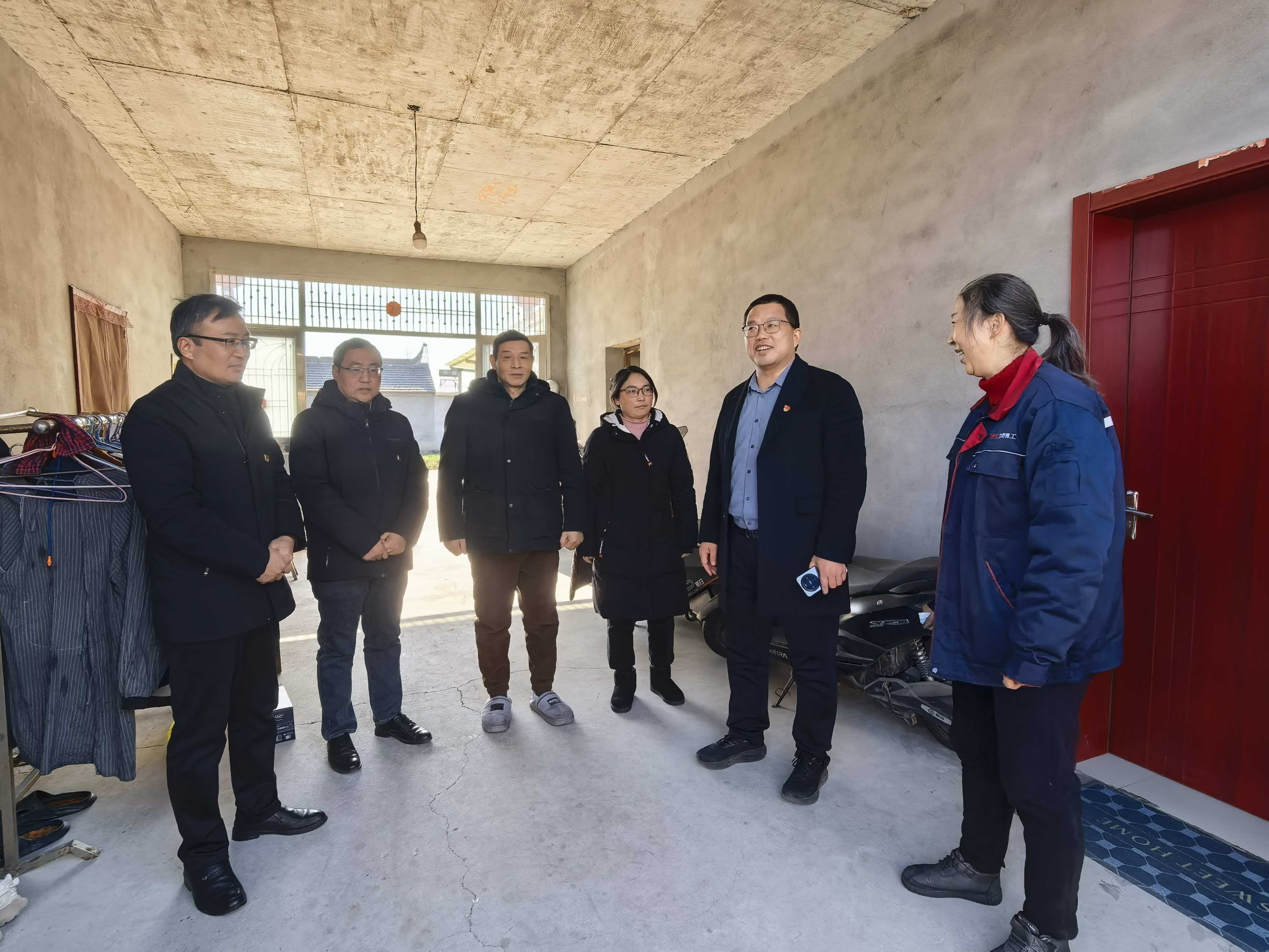 ������ů���������������֧���߷�ο��ƶ��ѧ����ͥ