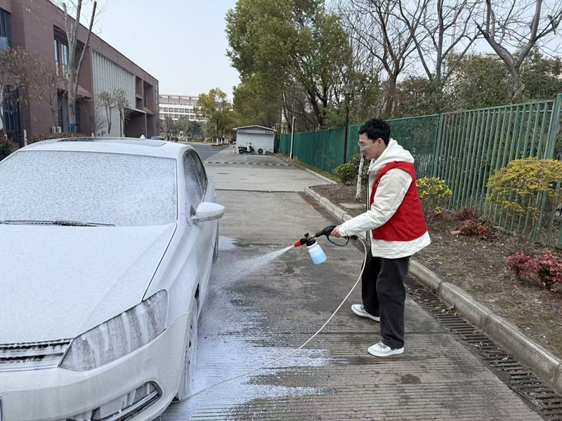 汽车工程系开展雷锋日主题志愿服务活动 汽车工程系开展雷锋日主题志愿服务活动