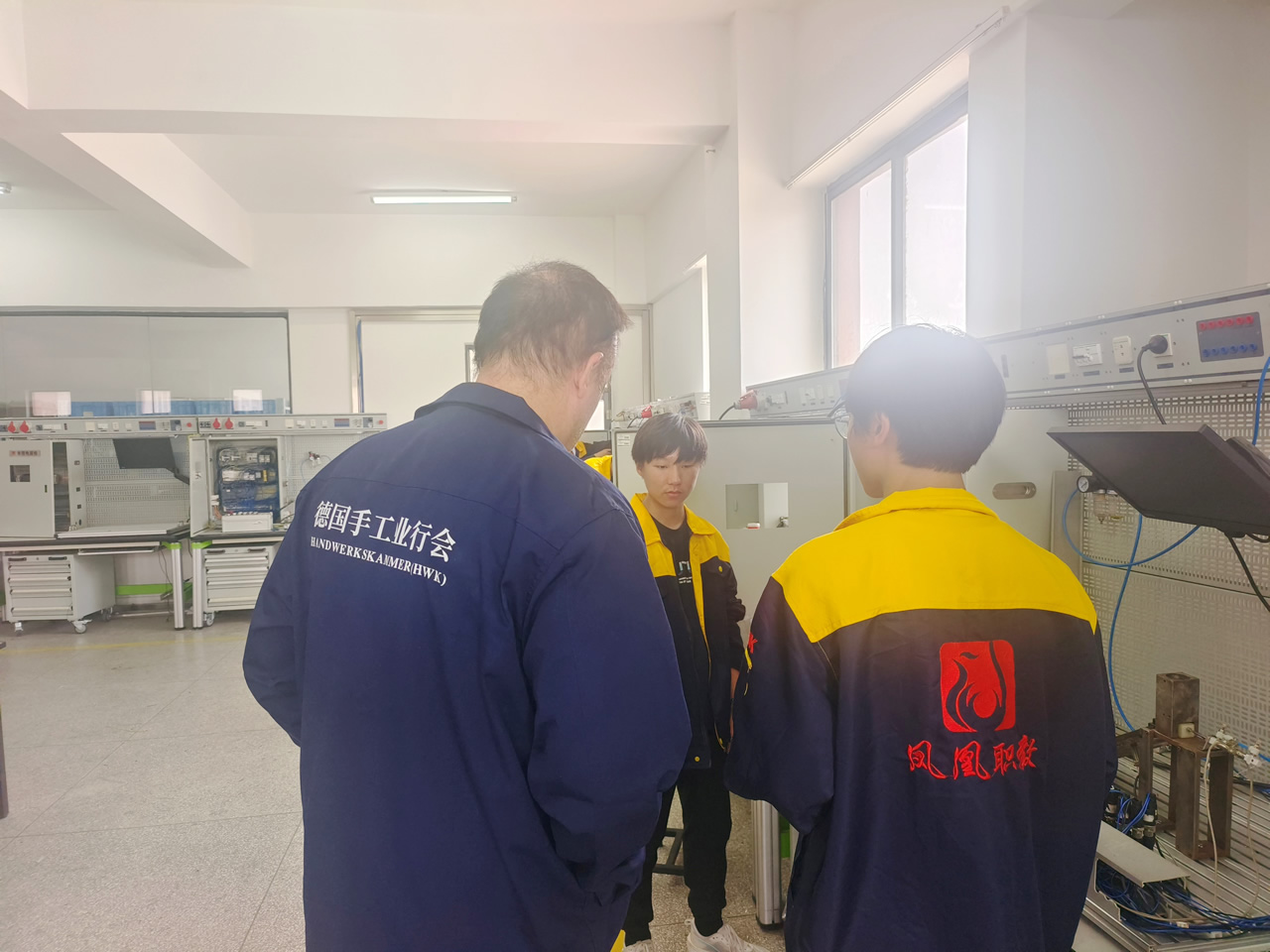 �Ա���ʱ�׼�����͹�������<br>������Уѧ��Բ�����2026��¹�HWKְҵ�ʸ�֤���ҵ����